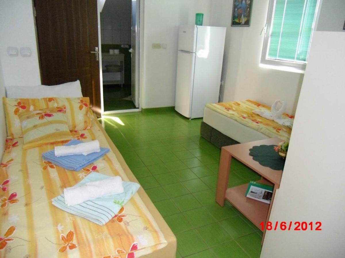 Karoski & Apartment